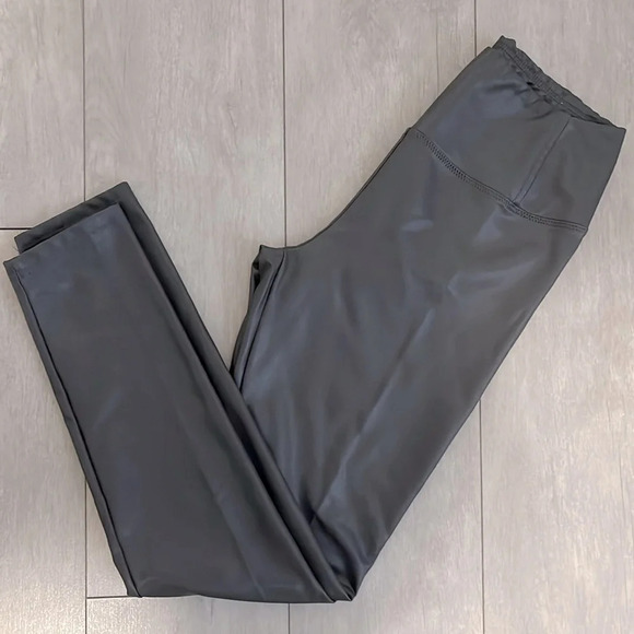 7 For All Mankind Faux Leather Leggings Grey NWOT, Size M - Picture 3 of 8